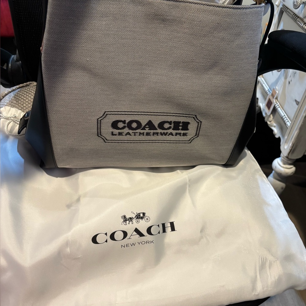 Coach Dalton Bag 31 with Coach Badge